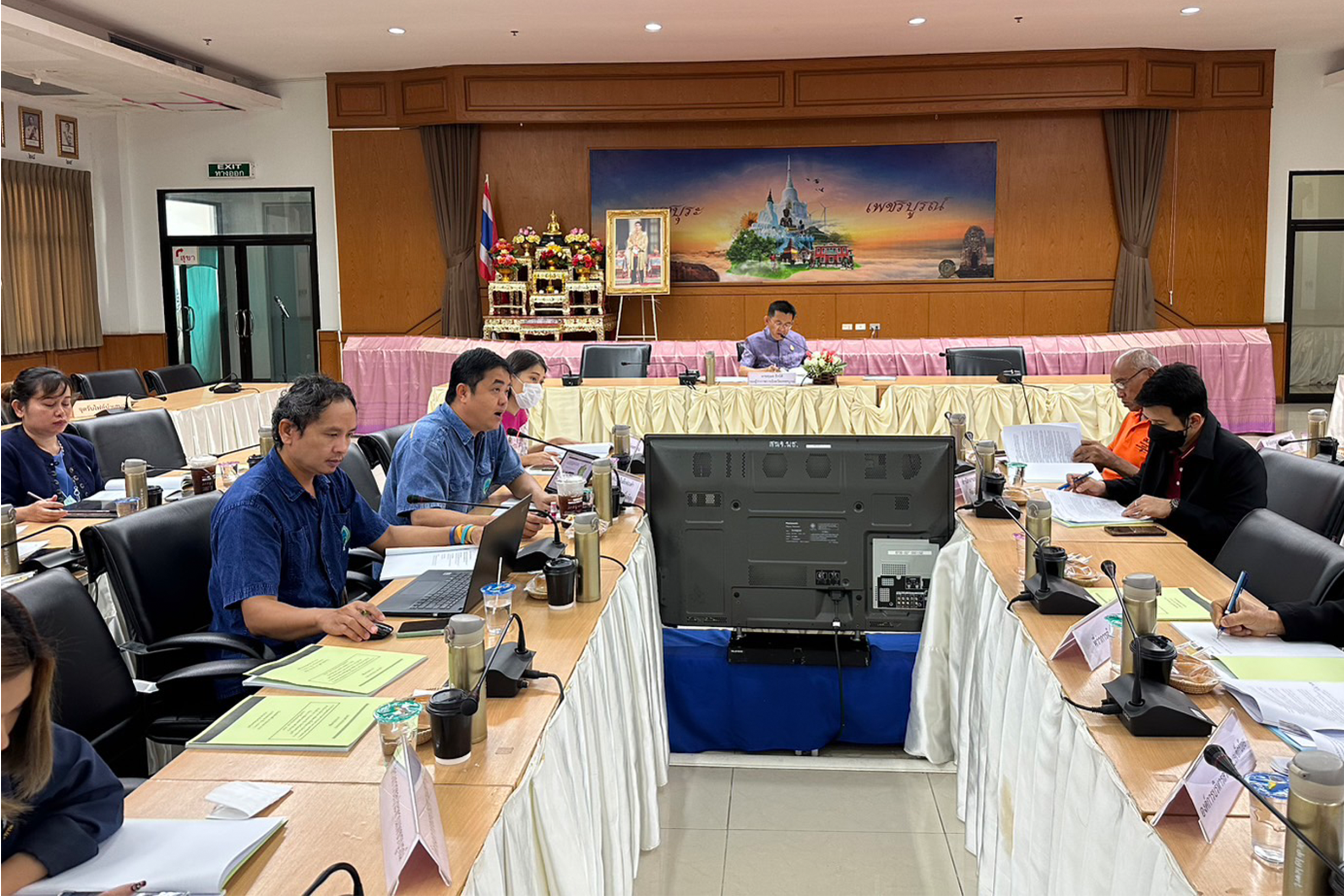 คณะกรรมการห้วยน้ำขาวประชุมติดตามเร่งพัฒนาแก้ปัญหาการจัดการน