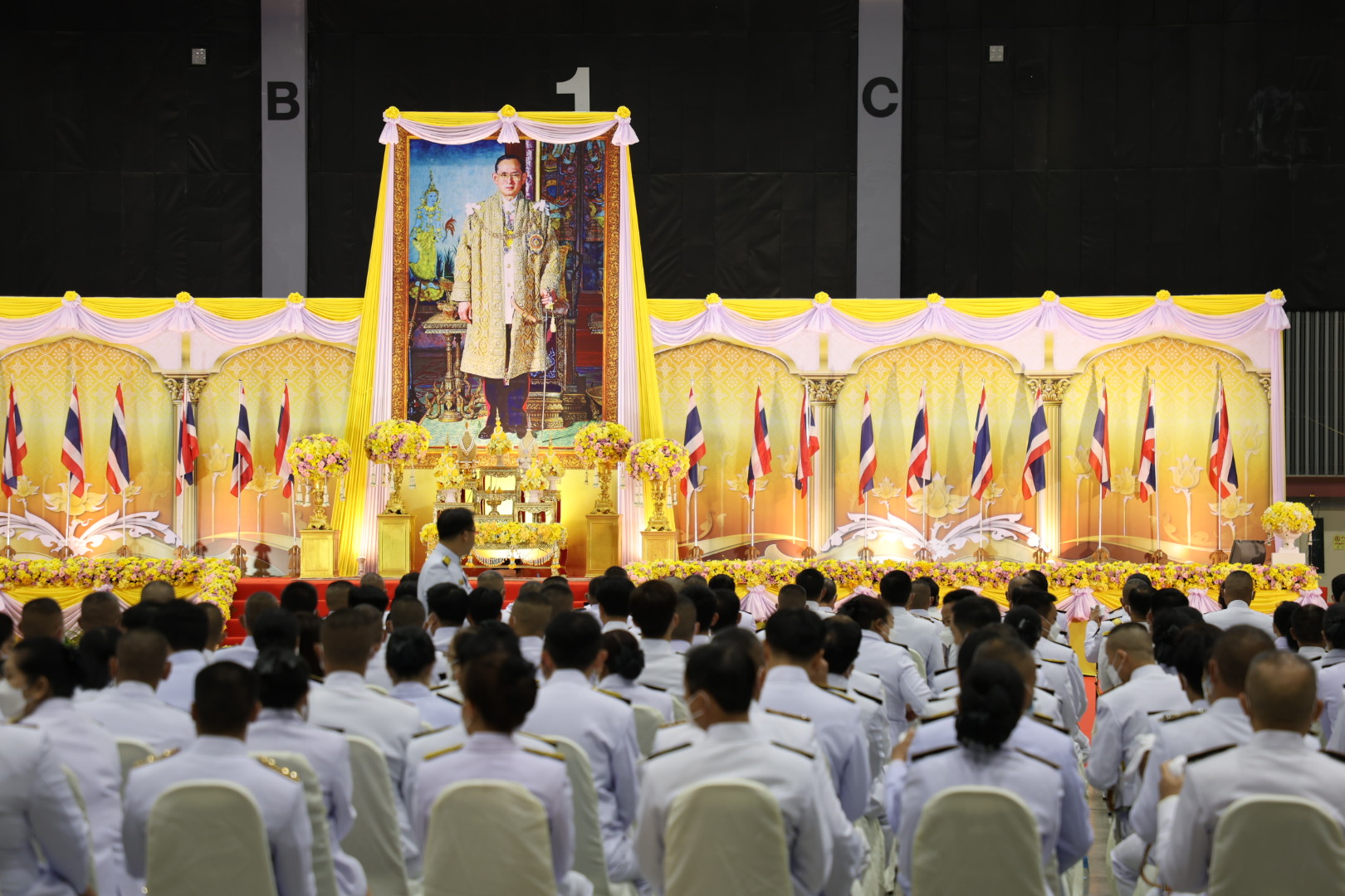ร่วมพิธีจังหวัดเชียงใหม่น้อมรำลึกพระมหากรุณาธิคุณในหลวงร.9
