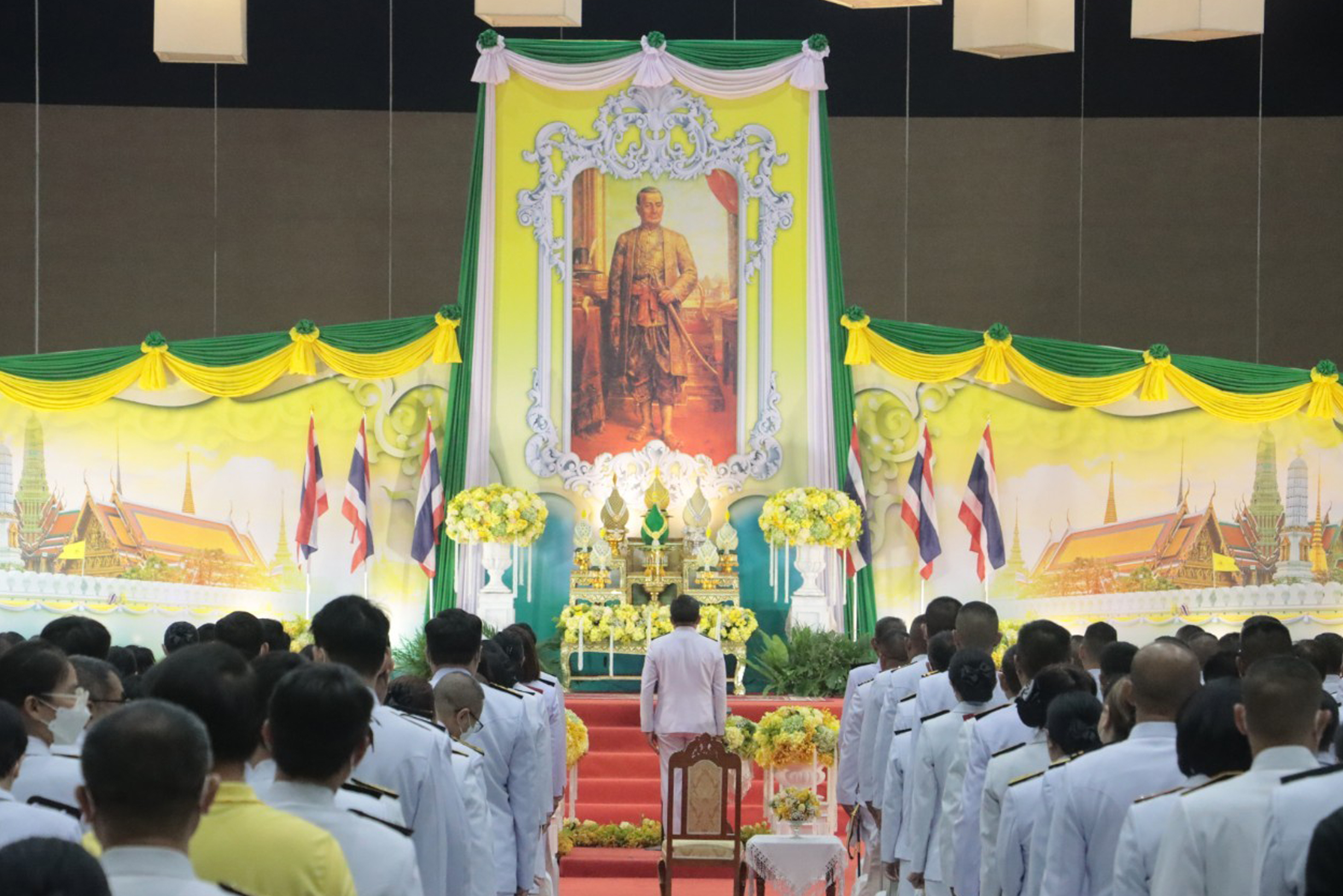 ร่วมพิธีวันพระบาทสมเด็จพระพุทธยอดฟ้าจุฬาโลกมหาราช